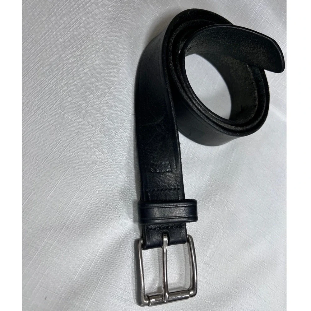 Levis Mens Black Genuine Leather Belt Silver Buckle Size 36 Classic Casual